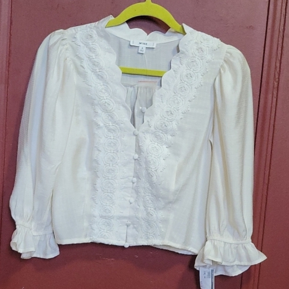 Mine Women's Off White Long Sleeve Embroidery/Scallop Blouse Size Ĺ